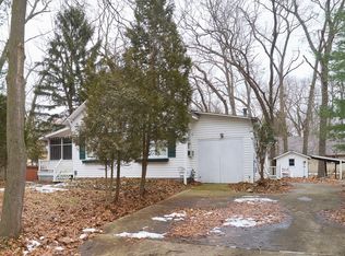 107 Hoosier Dr, Michigan City, IN 46360