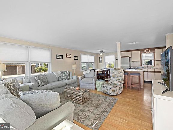 5th image of 123 E Herbert Ave