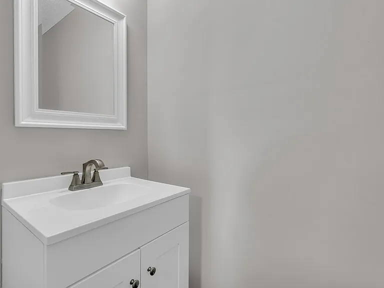 400 Forrest Blvd #13 — Photo 9