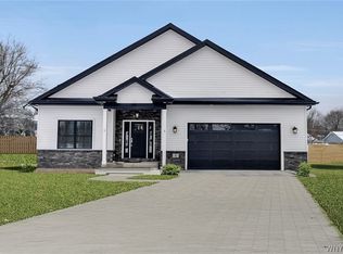 8 Birch Ln, Amherst, NY 14221