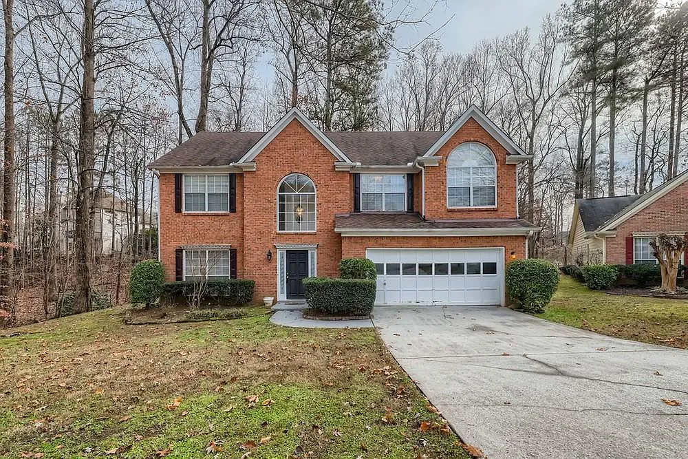 4 bed, 2.5 bath, 2262 sqft, $2,849 — Photo 1