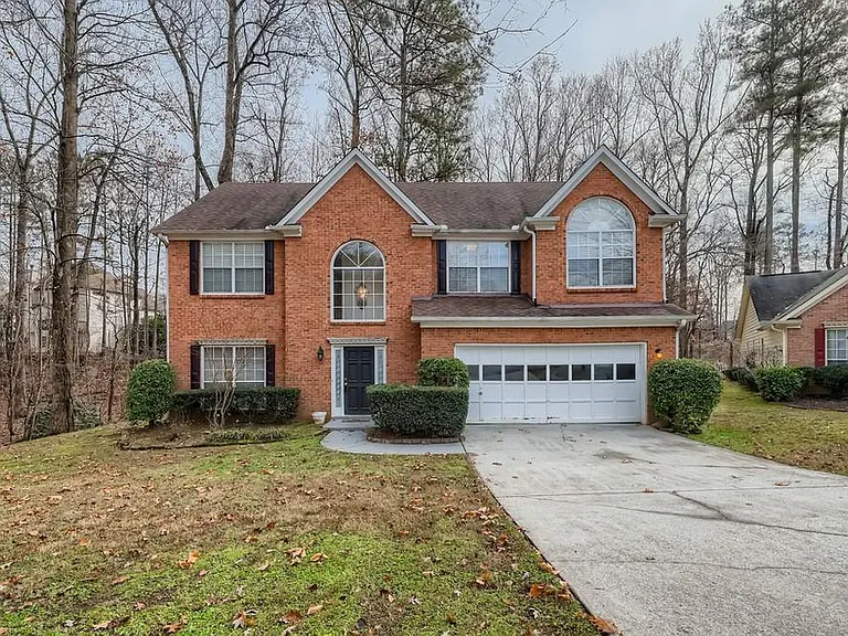 390 Saddle Bridge Dr — Photo 1