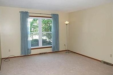 4th image of 215 Patti Dr