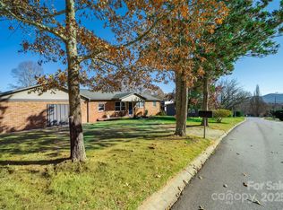 39 N Pershing Rd, Asheville, NC 28805