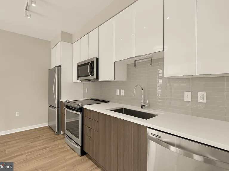 911 2nd St NE #507 — Photo 9