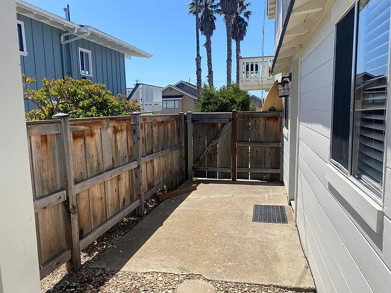 2787 Orville Ave — Photo 2