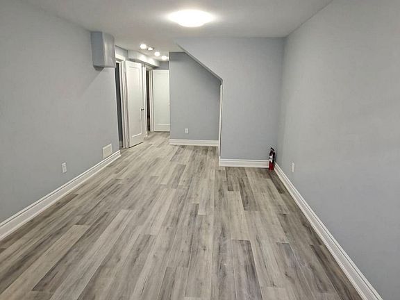 4th image of 28 Crossmore Cres #Basement