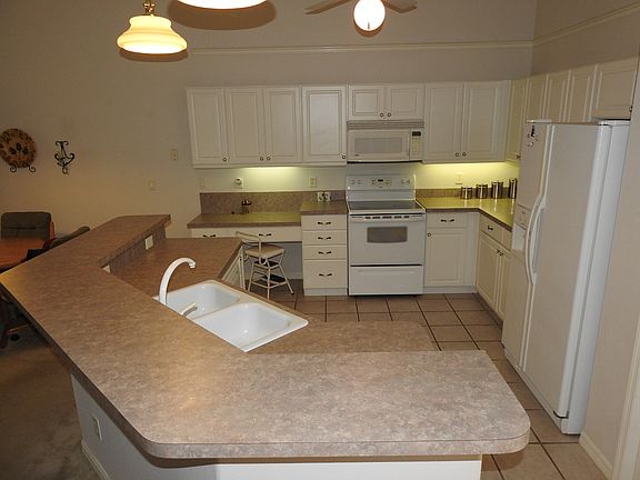 4th image of 162 Lake Diamond Ave