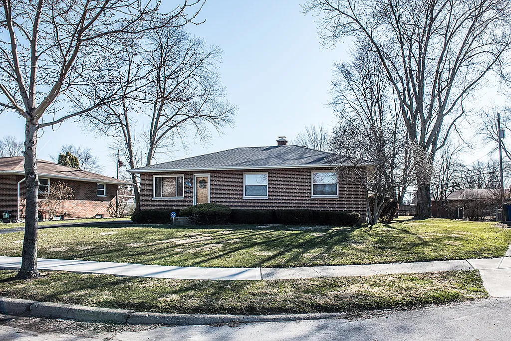1362 Erickson Rd photo 1