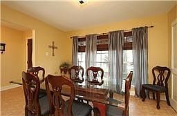 2nd image of 1326 Ravenscourt Dr