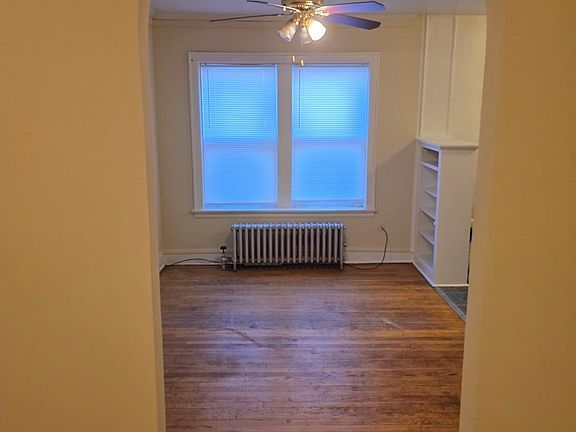 3rd image of 7514 N Hoyne Ave