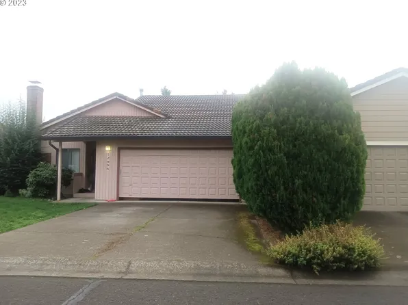 12998 SW Gentry Ln, Beaverton, OR 97005