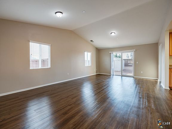 4th image of 1051 Playa Del Norte