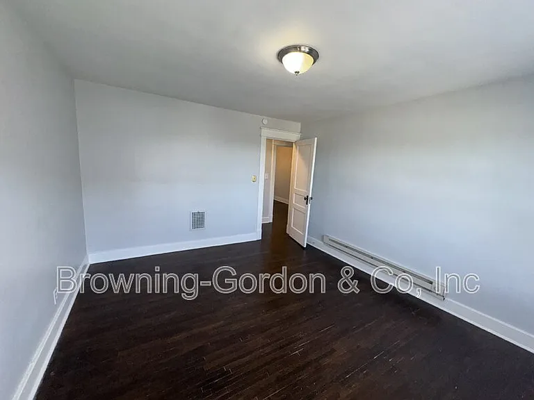 1517B Bernard Ave — Photo 8
