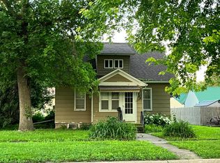 523 2nd Ave SE, Wells, MN 56097