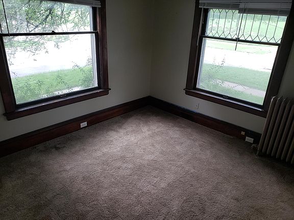 2nd image of 838 W Cedar St APT 1