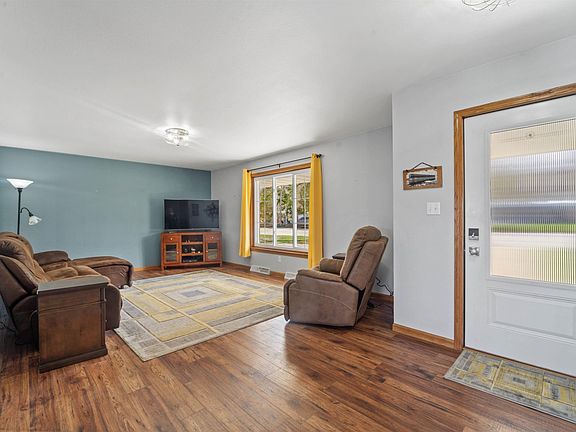 3rd image of 407 N Olk St
