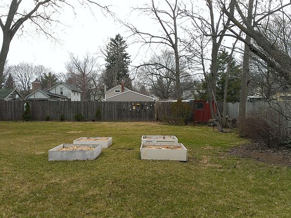 4th image of 207 N Maiden Ln