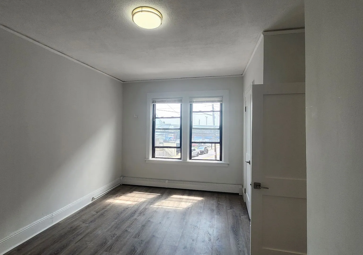 200 Irving Residential — Photo 3