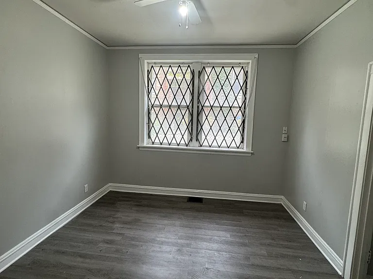 7250 S Langley Ave — Photo 2