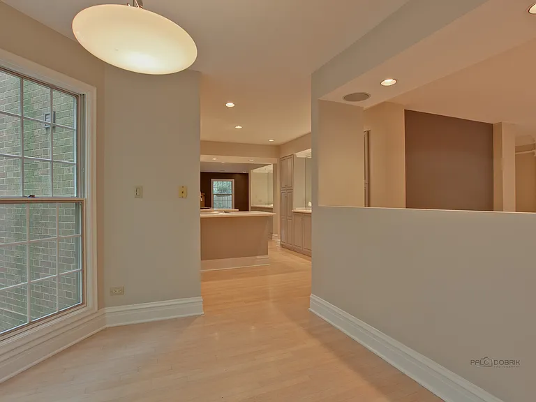 427 N Sheridan Rd — Photo 19