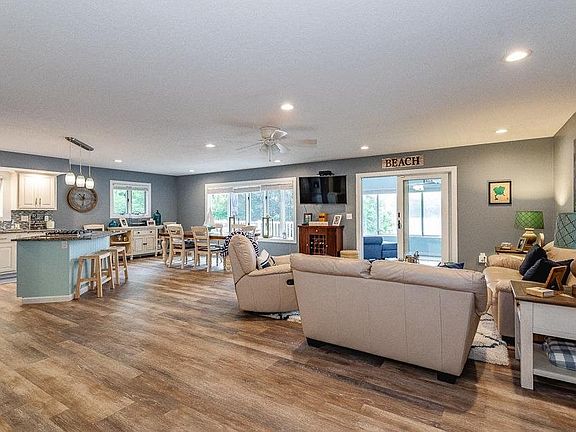 3rd image of 239 Westshore Dr