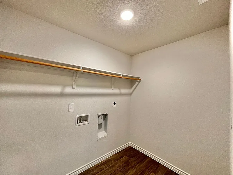1802 Clovis Dr — Photo 16