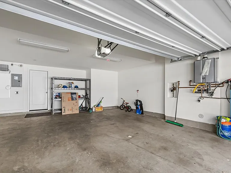 3910 Scottfield St — Photo 39