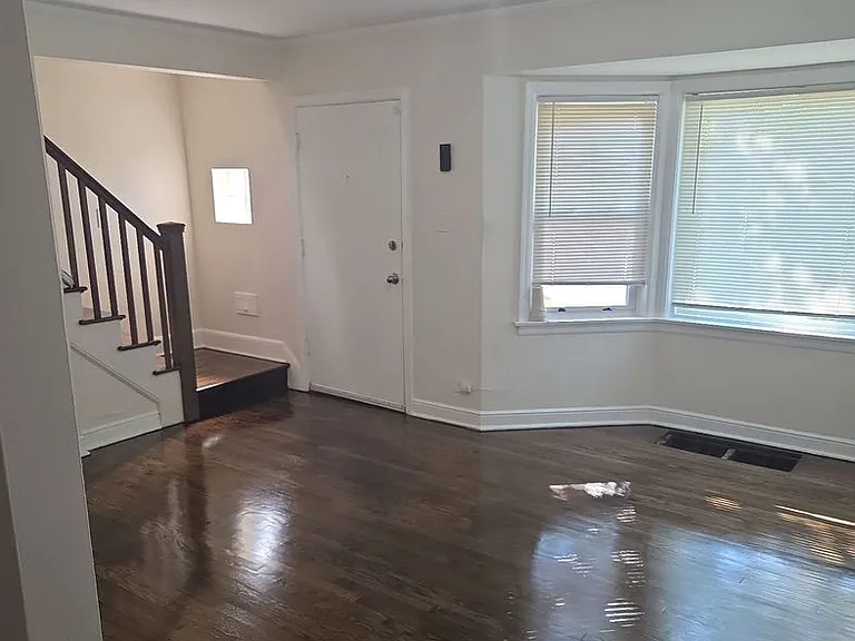 8509 S Yates Blvd — Photo 17