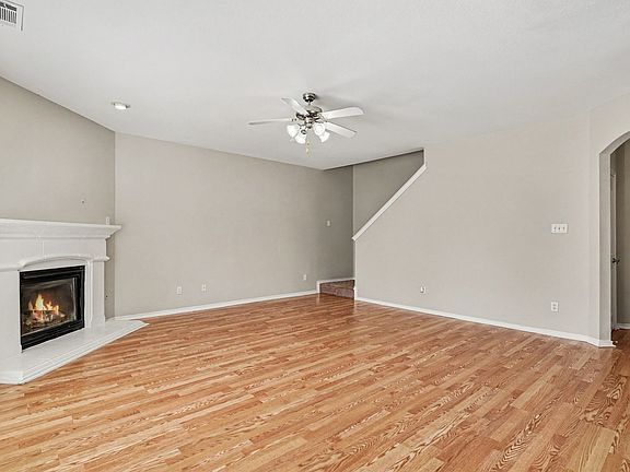 5th image of 3908 Confidence Dr