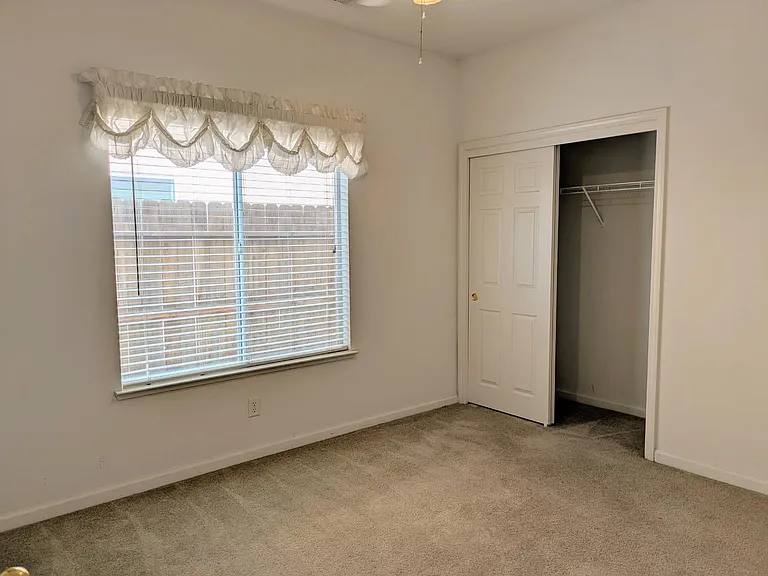 3462 Shaft St — Photo 10