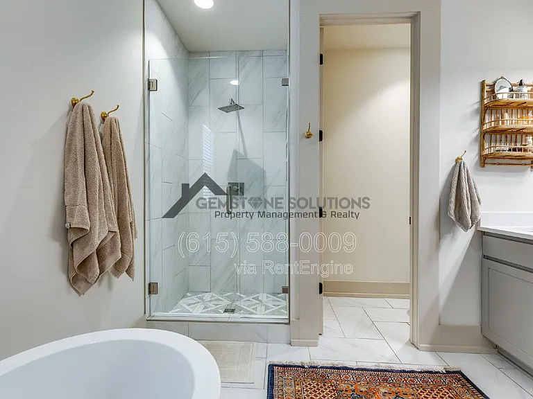 704 W End Cir — Photo 29