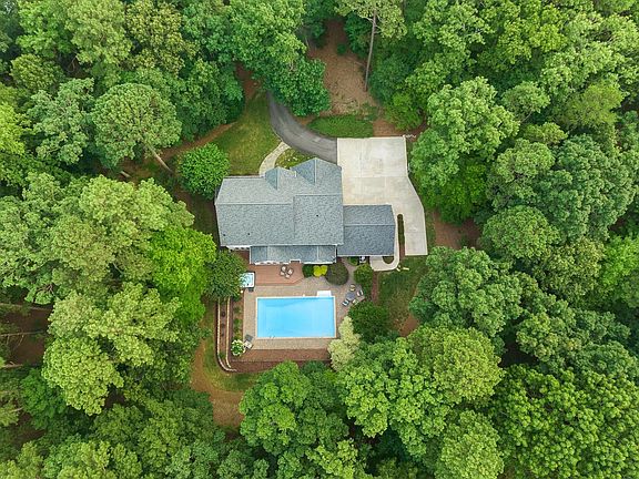 3rd image of 3524 Forest Oaks Dr