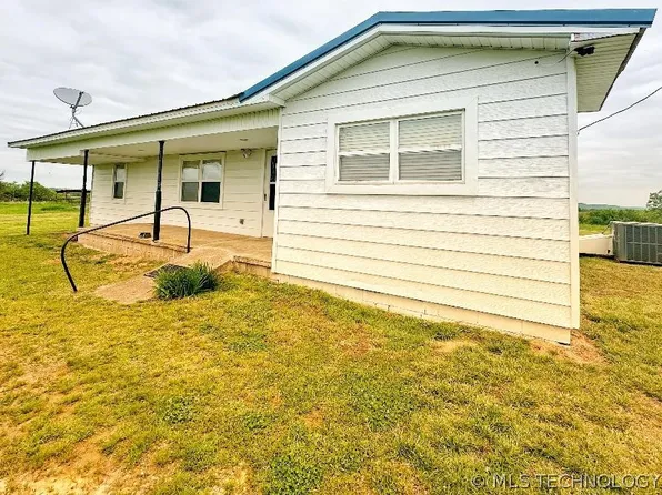 8008 E 138th Rd, Holdenville, OK 74848