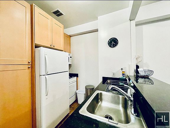 5th image of 27-34 21st St #5C