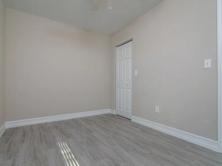 5631 4th St S — Photo 33