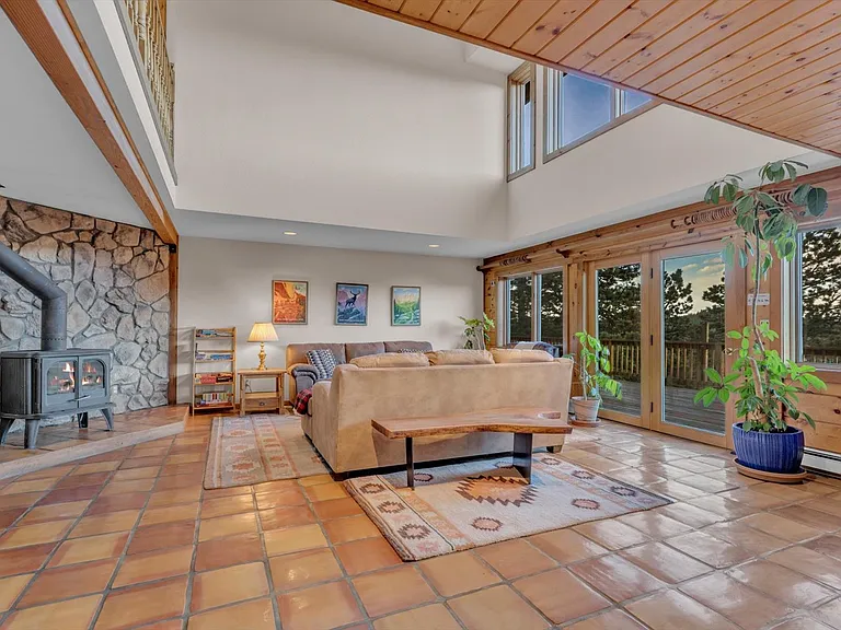 90 Shady Hollow Rd — Photo 8