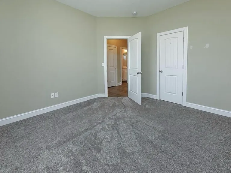 111 Holly Ridge Dr — Photo 12