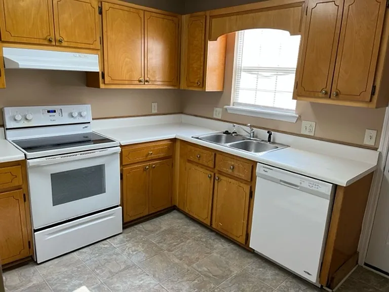 335 Brookfield Rd — Photo 4