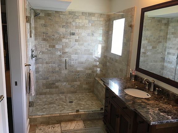 5th image of 1321 W 50th Ter