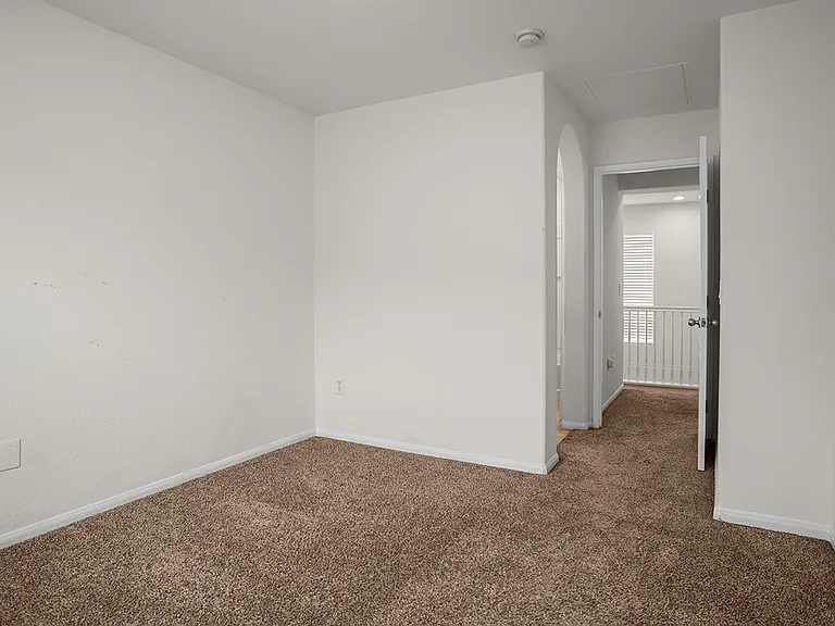 644 Hatfield Dr — Photo 26