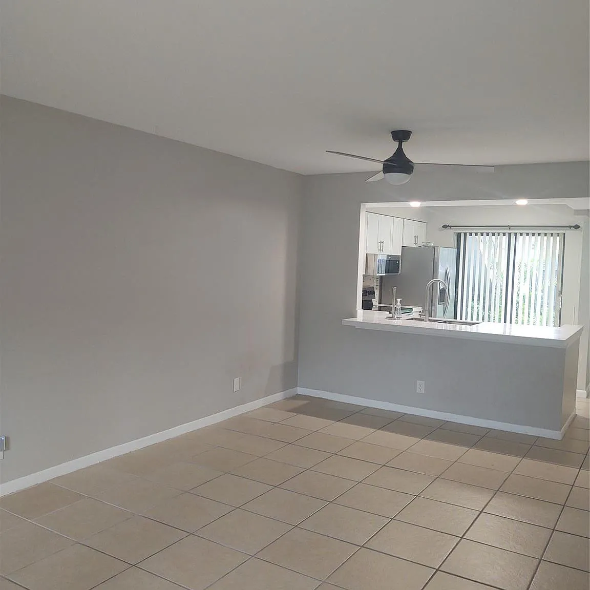 2 bed, 2.0 bath, 899 sqft, $2,400 — Photo 4