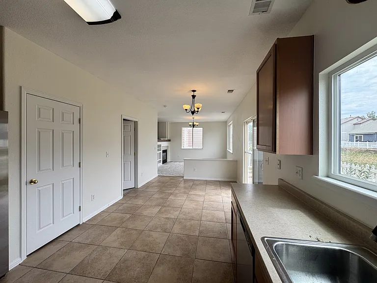 2444 E 127th Pl — Photo 8