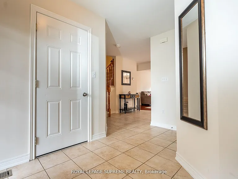 31 1/2 Thorold Rd E — Photo 5