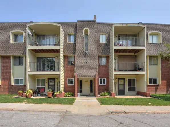 1221 S 121st Plz, Omaha, NE 68144