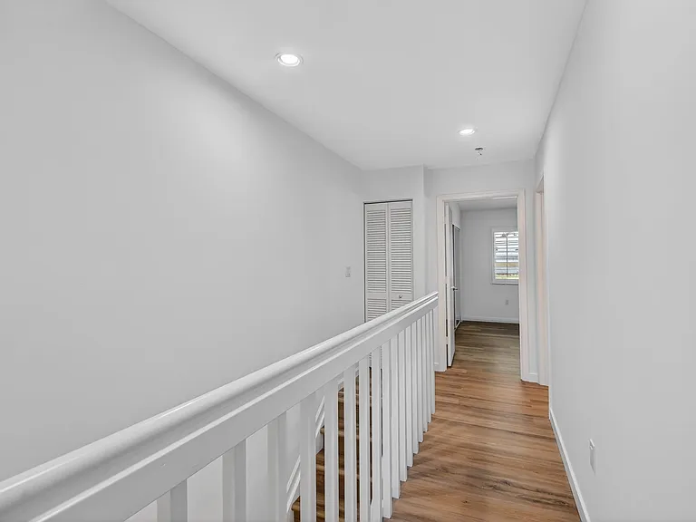 101 Half Moon Cir #B — Photo 18