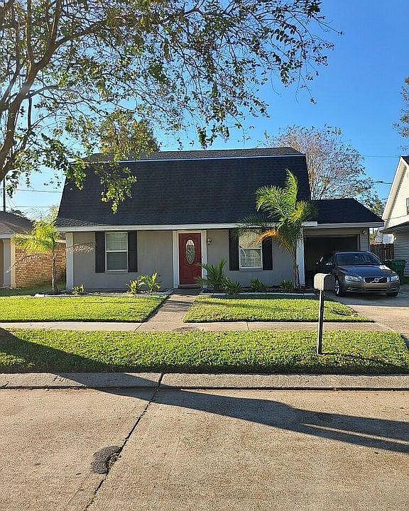 1st image of 2121 Williamsburg Dr