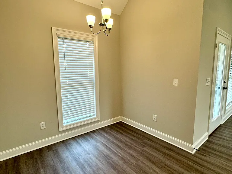 706 Kathleen Way — Photo 21