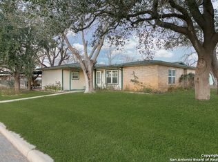 805 E Colorado St, Pearsall, TX 78061