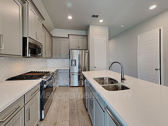 3rd image of 8801 Navidad Falls Dr